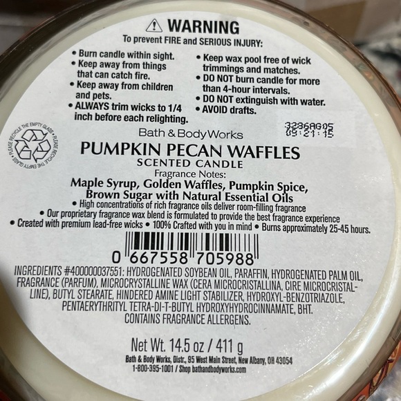 Bath & Body Works Pumpkin Pecan Waffles 3-Wick Candle - Picture 3 of 4